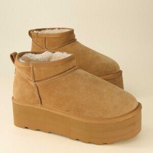Cushionaire Suede Platform Water Repellent Ankle Boot (SH13)
